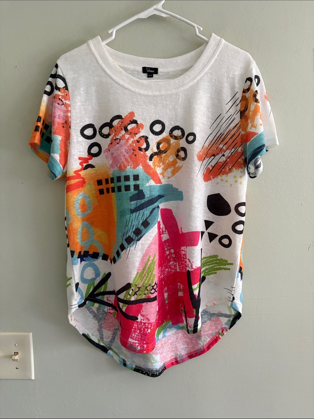 Shana White Short Sleeve Tee with Multicolor Abstract Print XS